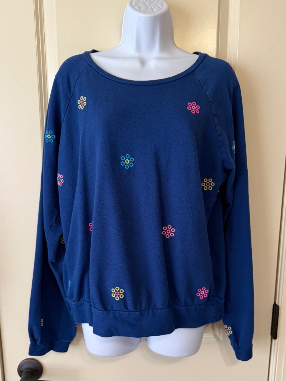 Lilly Pulitzer Sweatshirt size XL